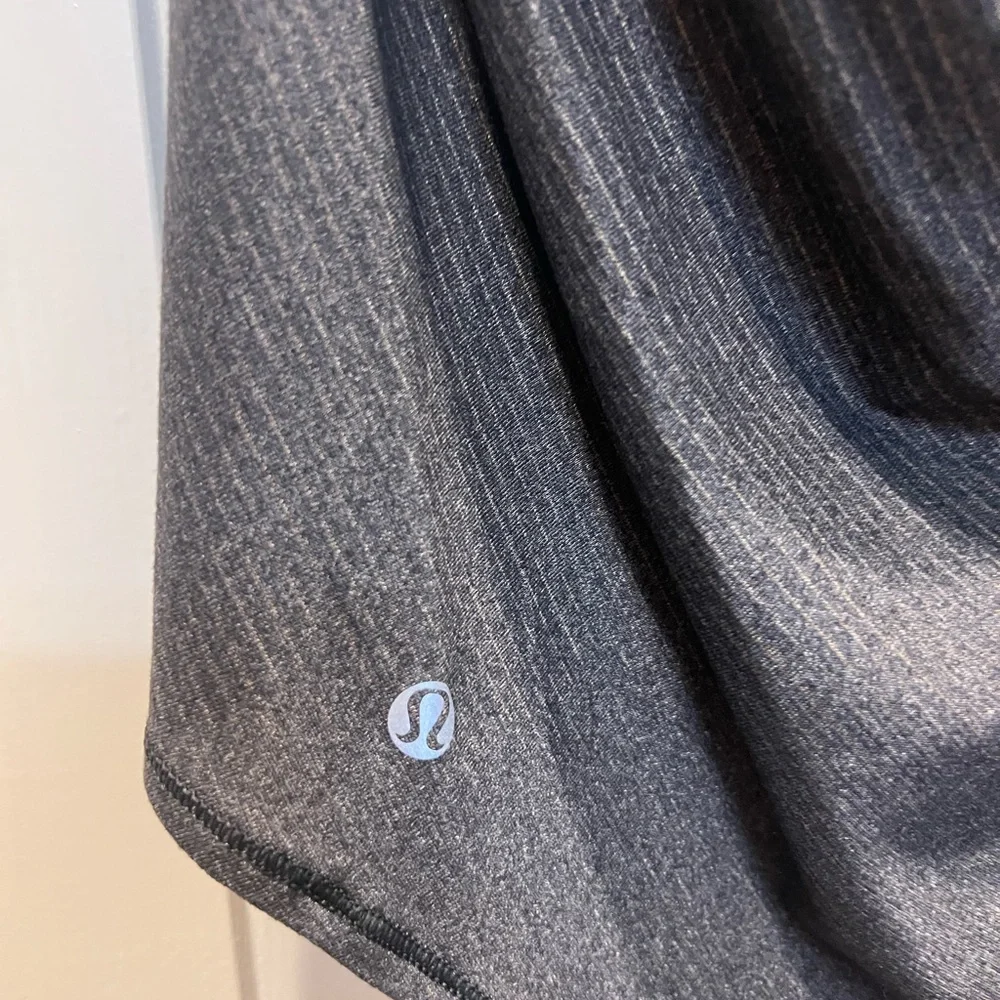 Lululemon Top With Built In Bra Size 4 dark gray - Picture 5 of 6